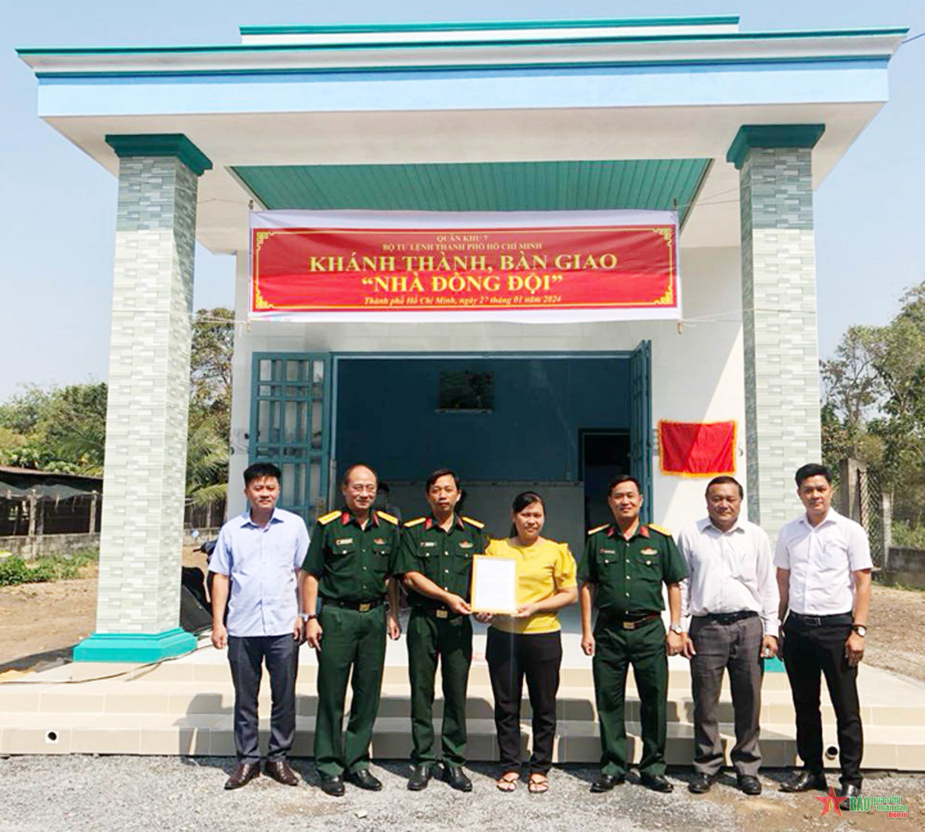 Bàn giao “Nhà đồng đội” tặng quân nhân khó khăn